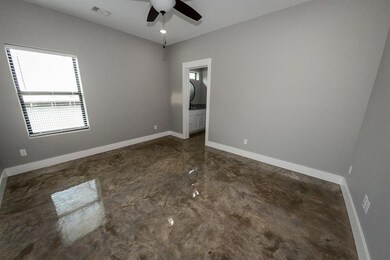 512 W Locust St, Whitewright, TX 75491 - photo 7