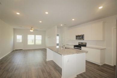 Kitchen/Dining area