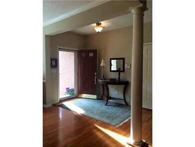 Entry/Foyer.