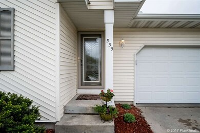 555 Oakwood Dr, Oregon, WI 53575 - photo 3