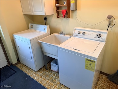 806 Kentwood Dr unit 3, Youngstown, OH 44512 - photo 6