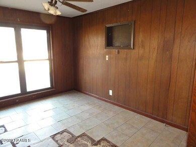 LIVING ROOM 1