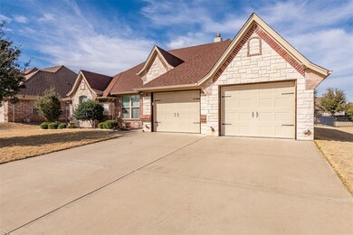 402 River Bank Ln, Granbury, TX 76049 - photo 4