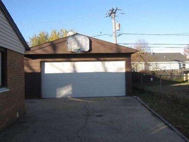 160 Mora Rd, Carpentersville, IL 60110 - photo 2