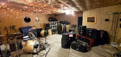 151 Weber Rd, Milford, PA 18337 - photo 5