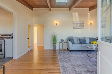 820 Edgemar Ave unit Upstairs, Pacifica, CA 94044 - photo 4