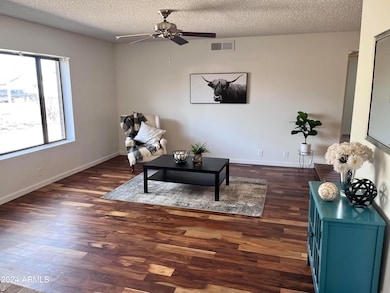 tempelivingroom2