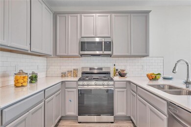 5655 Del Coronado Dr, Apollo Beach, FL 33572 - photo 6