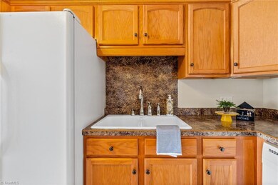 350 Stowe Ave unit 601, Asheboro, NC 27203 - photo 7