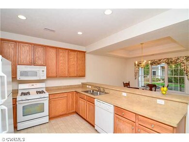 Kitchen - Fantastic kitchen with gas cooking, ampl
