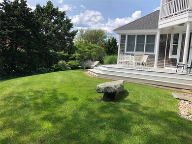 611 Wolcott Ave, Middletown, RI 02842 - photo 2