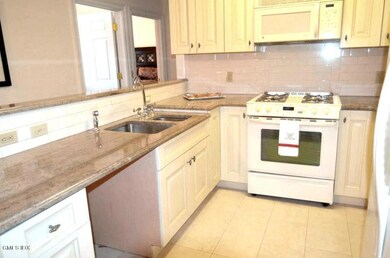 2 Dearfield Dr unit 2e, Greenwich, CT 06831 - photo 3