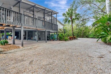 Long private driveway for E4