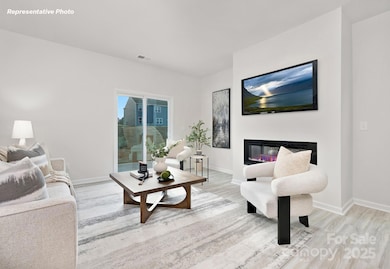 2058 10th St SE, Hickory, NC 28602 - photo 3