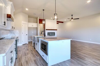 813 Rodgers Ave, Godley, TX 76044 - photo 6