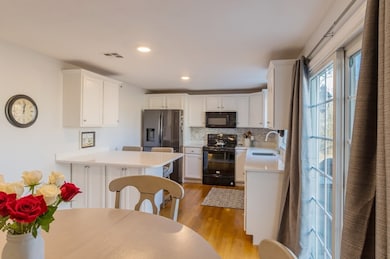 32 Hedge Rd unit C, Plymouth, MA 02360 - photo 5