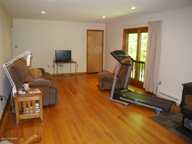 358 Racht Rd, Honesdale, PA 18431 - photo 4