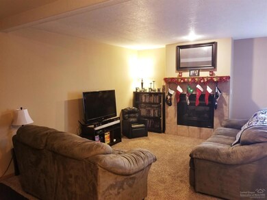 2428 SW Wickiup Ct, Redmond, OR 97756 - photo 6