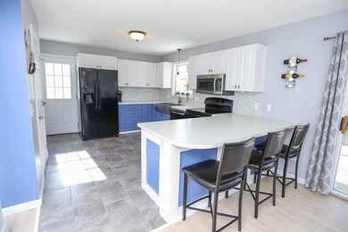 1 Wayne Ct, Holyoke, MA 01040 - photo 4