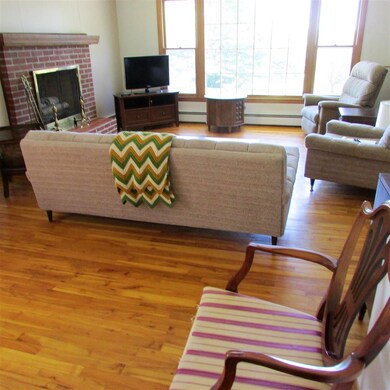 189 Waterman Cir, Saint Johnsbury, VT 05819 - photo 5