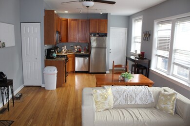 3745 W Argyle St unit 1, Chicago, IL 60625 - photo 2