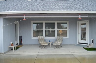 643 Sheffield Dr, Eagle Point, OR 97524 - photo 5
