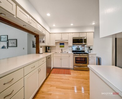834BrookVillage09Lores