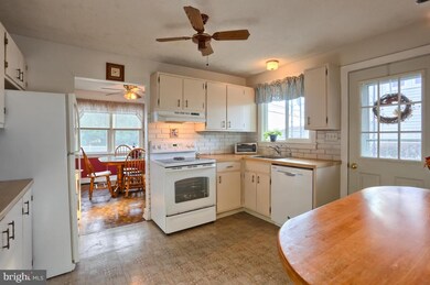 1915 S Forge Rd, Palmyra, PA 17078 - photo 4