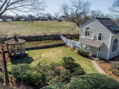 8 Roberta Dr, South Dartmouth, MA 02748 - photo 4