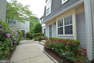 5838 Bridgetown Ct unit 31, Burke, VA 22015 - photo 3