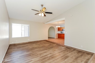 002-photo-living-room-11063631