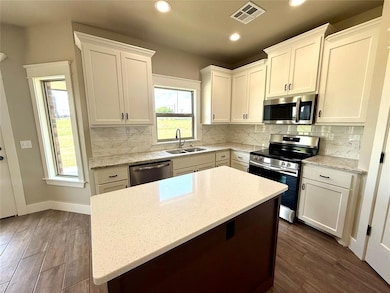 Island with Quartz Countertops
