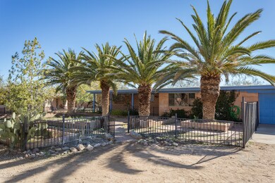 1100 W. Calle San Salvador-0356