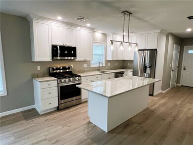 580 Elm St unit 6, Woonsocket, RI 02895 - photo 3