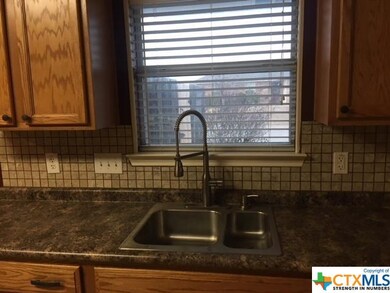 2304 Upland Bend Dr, Temple, TX 76502 - photo 4