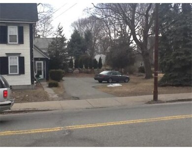 649 Main St unit Right Side, Woburn, MA 01801 - photo 2