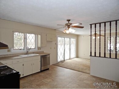 Large Kitchen & Dining