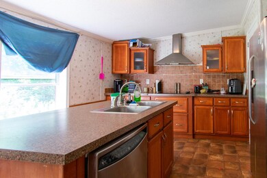 168 Graylock Road, Warren