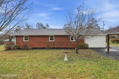 211 Hilltop Rd, La Follette, TN 37766 - photo 5