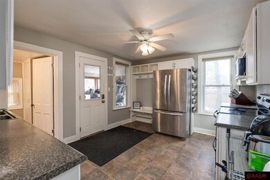 323 E Rock St, Mankato, MN 56001 - photo 4