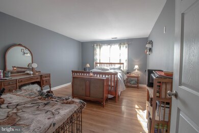 911 Silver Ct, Hamilton Square, NJ 08690 - photo 4