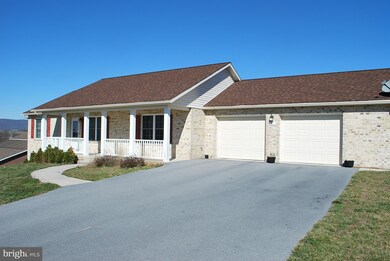 67 Fluorite Dr, Chambersburg, PA 17202 - photo 2