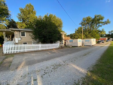 6208 E Manslick Rd, Louisville, KY 40219 - photo 3