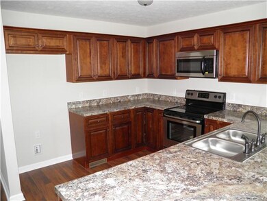 807 Woodrow St, Manchester, TN 37355 - photo 4