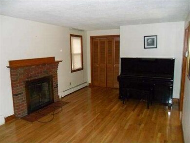 127 Landseer St, West Roxbury, MA 02132 - photo 5