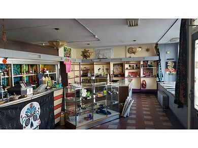 Showroom. Retail Space