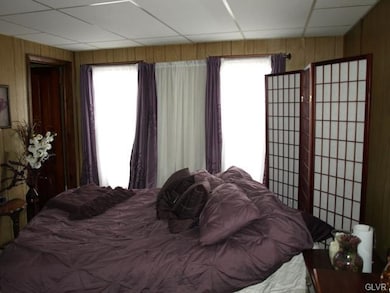 526 Broad St, Emmaus, PA 18049 - photo 3