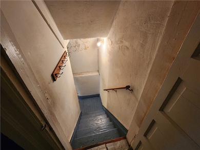 517 5th St, Pitcairn, PA 15140 - photo 5