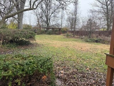 110 Glade St, Berea, KY 40403 - photo 6