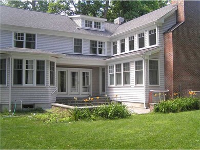 30 Grosset Rd, Riverside, CT 06878 - photo 2